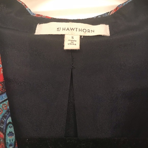 Red and Turquoise, Sleeveless Blouse - Picture 2 of 3